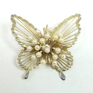 Vintage Gold Tone Butterfly Brooch with Faux Pearls, Gold Tone Wire Work Design
